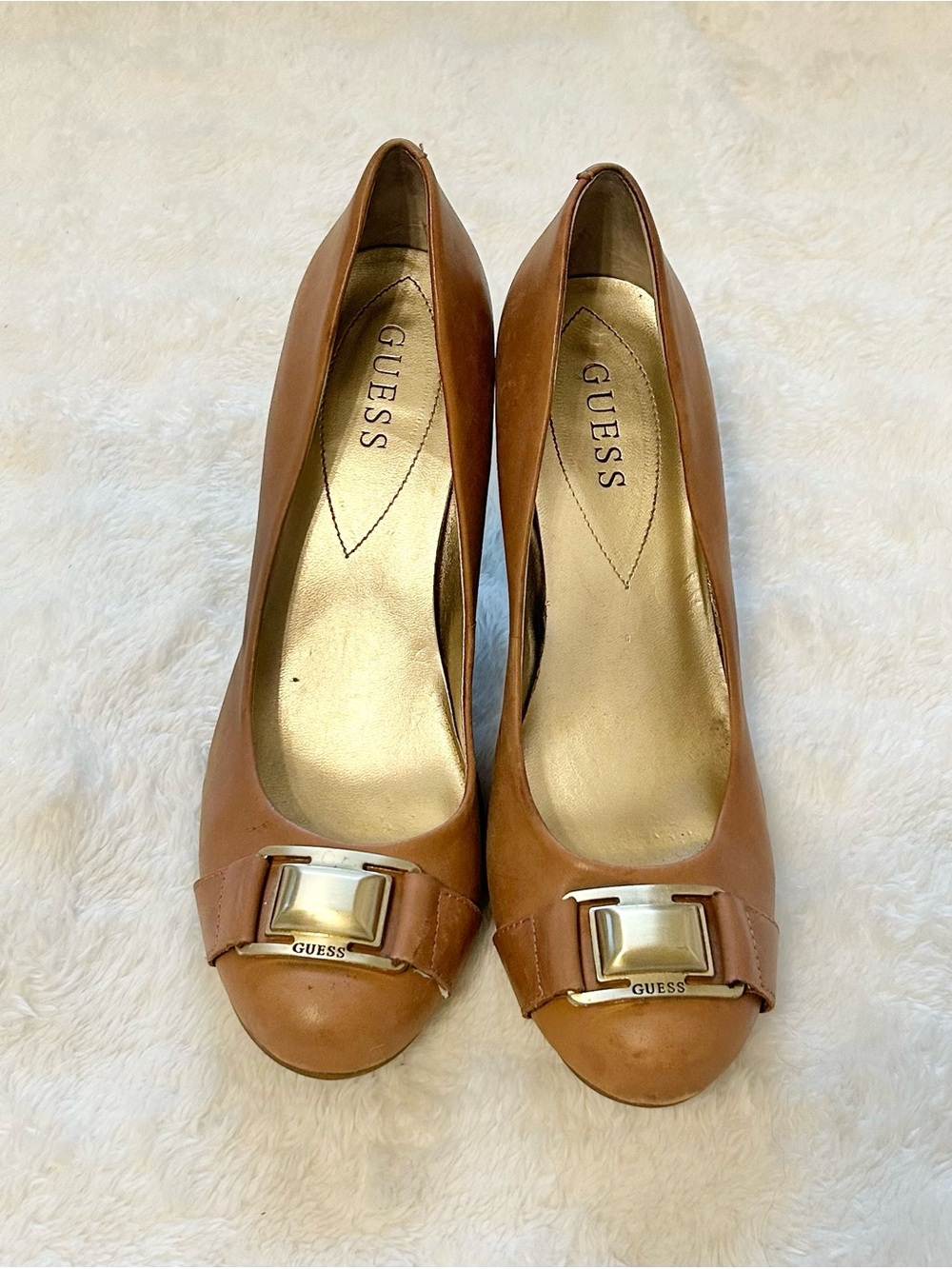 GUESS Tan Brown Gold Buckle Wedge Pumps Size 8.5